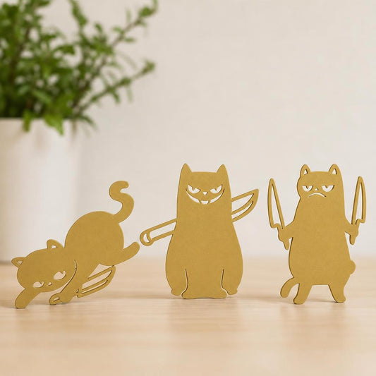 Trío de Gatos Enojados — Dorado